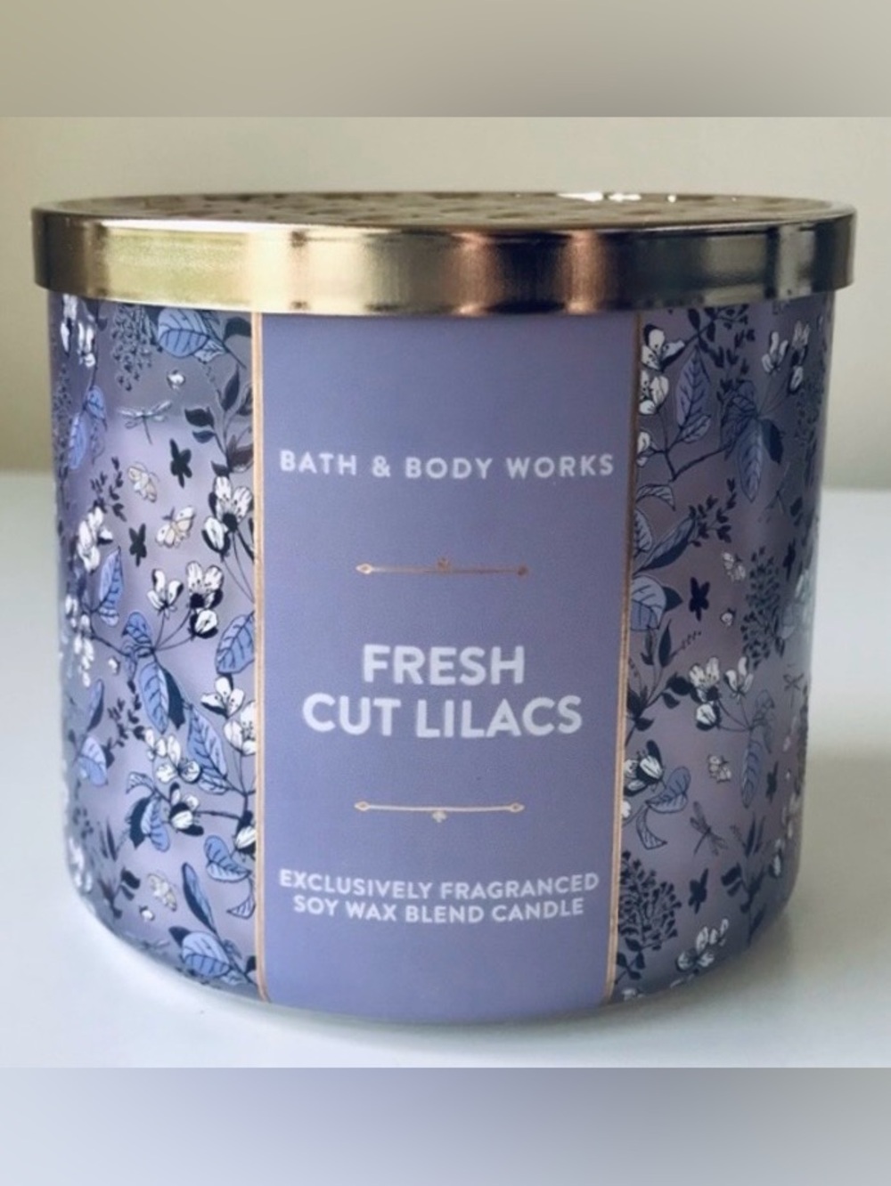 Bath & Body Works Fresh Cut Lilacs 3-Wick Candle - NEW - Picture 2 of 4
